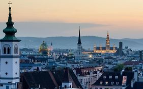Central Vienna Explorer'S Hub